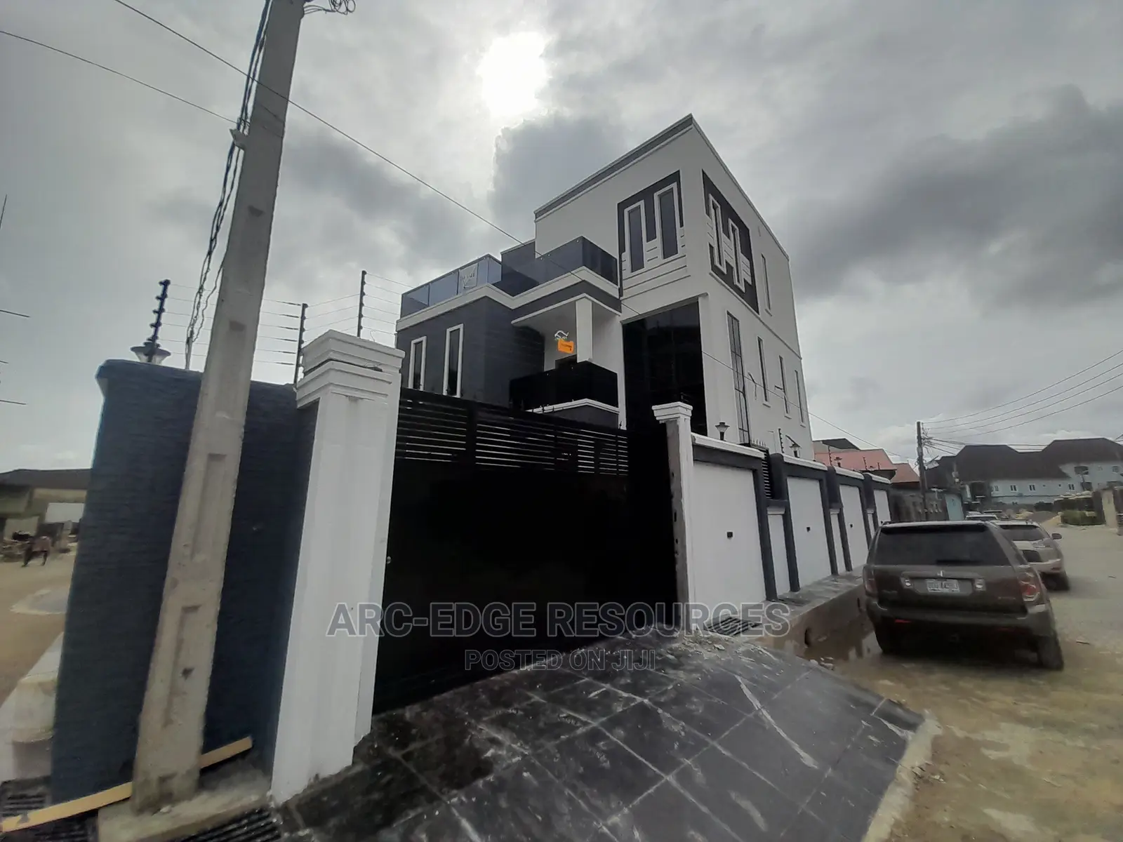 4bdrm Duplex in Ago Palace for sale in Ago Palace