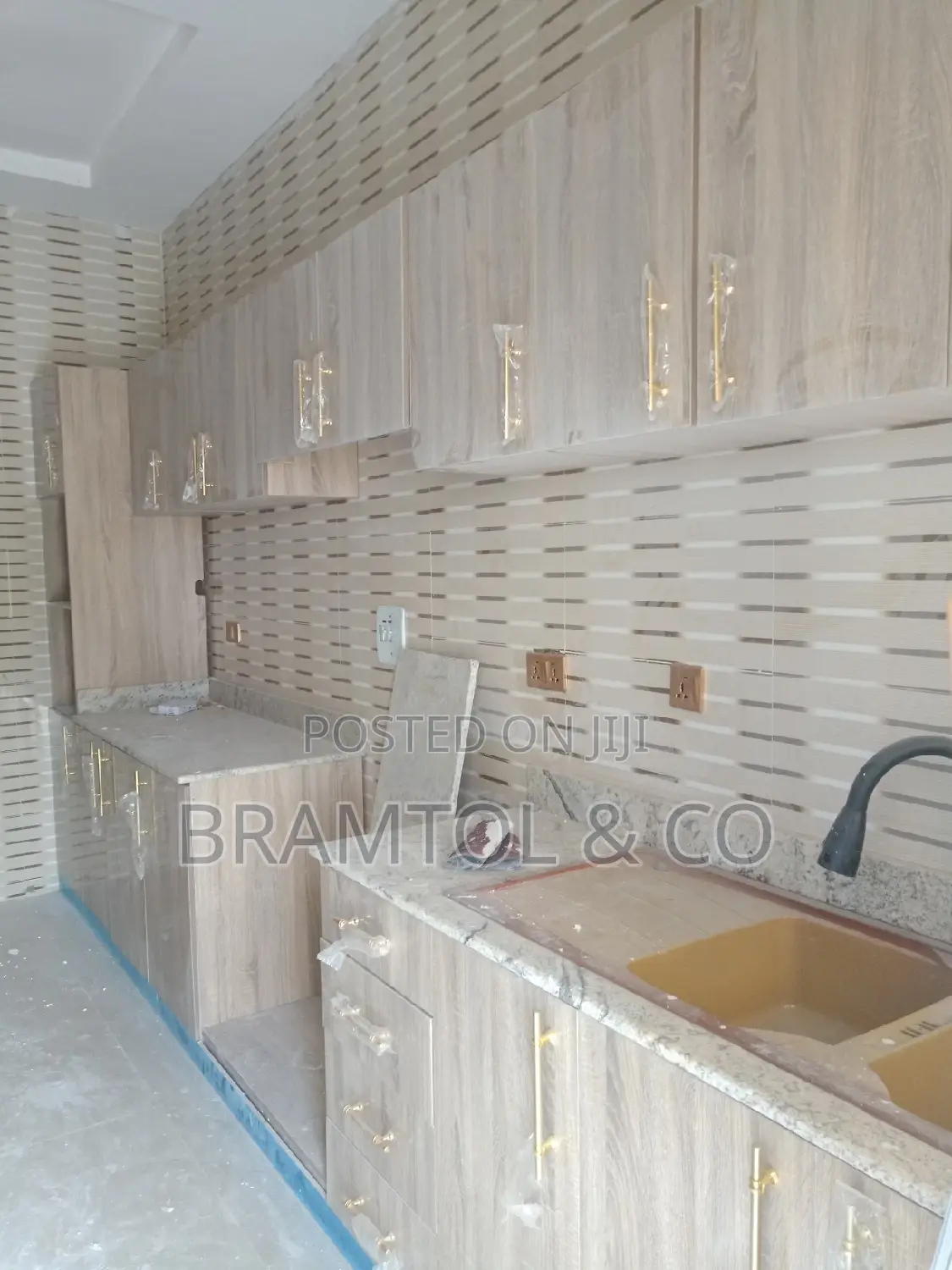 4bdrm Duplex in Gaduwa for sale in Gaduwa