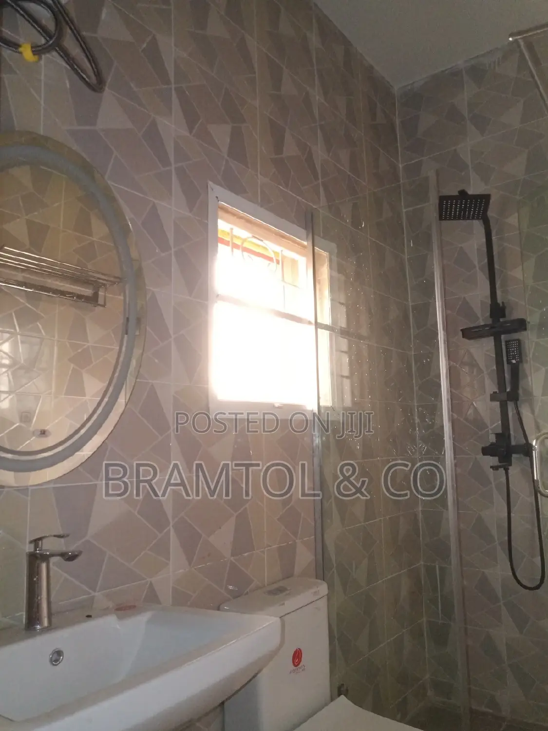 4bdrm Duplex in Gaduwa for sale in Gaduwa