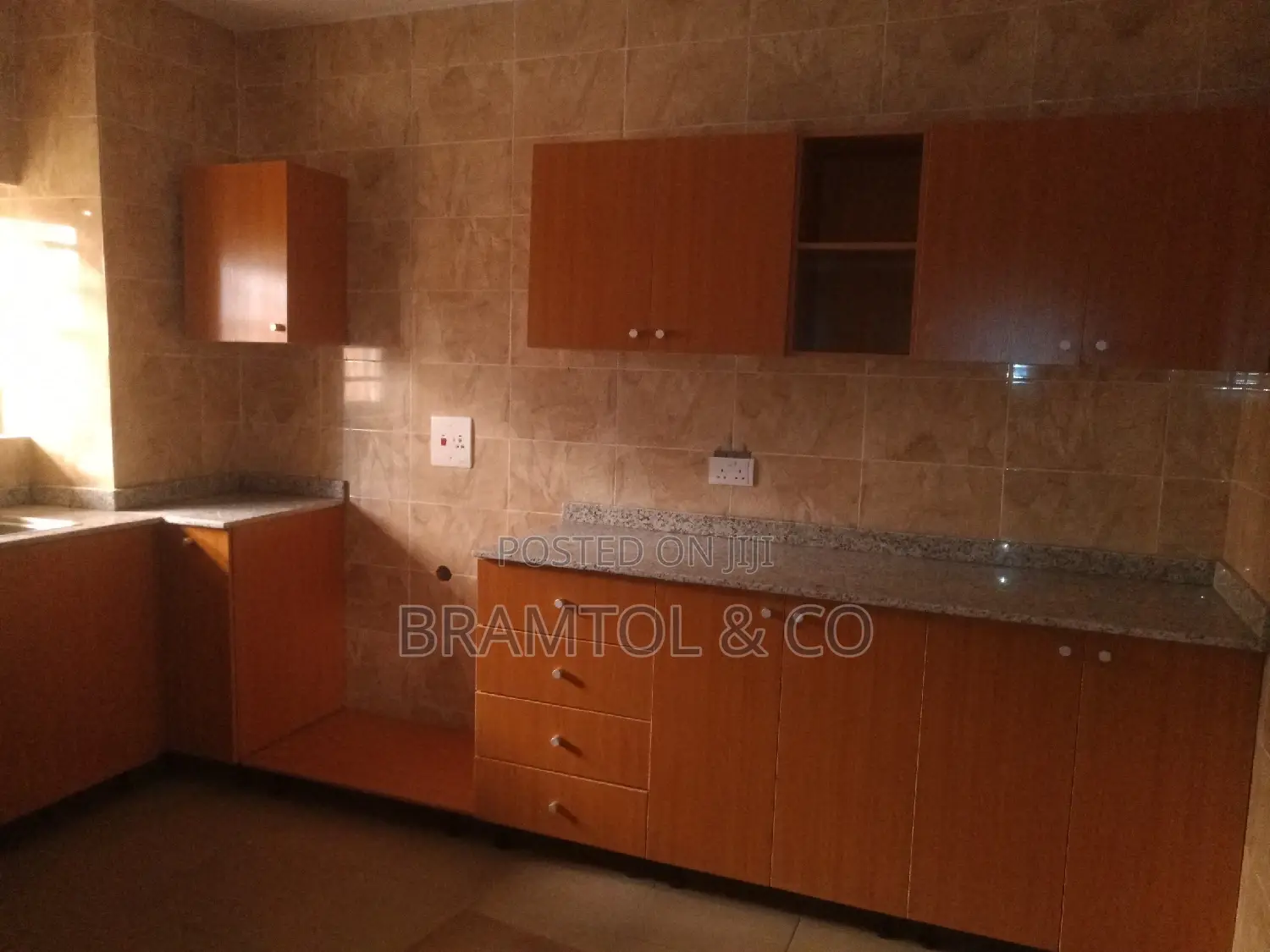 3bdrm Block of Flats in Wuye for rent in Wuye
