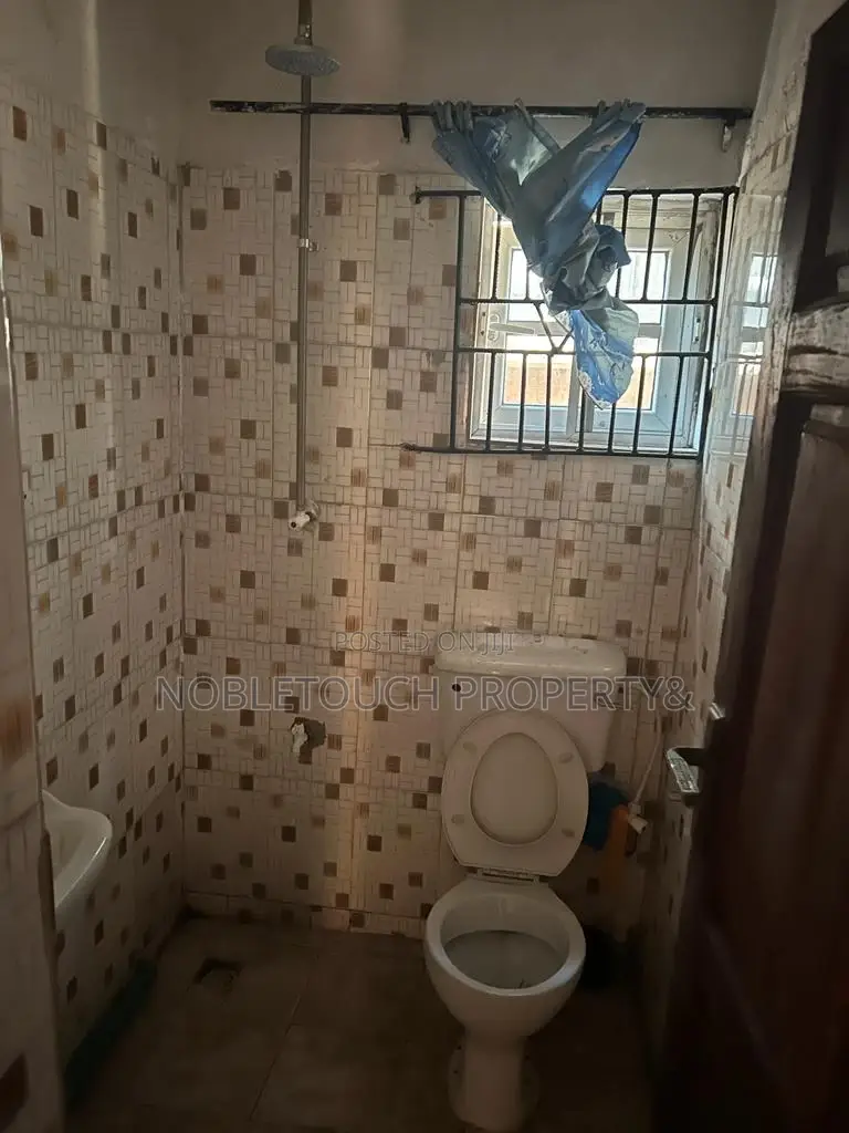 3bdrm Apartment in Abesan Estate Ipaja for sale in Abesan