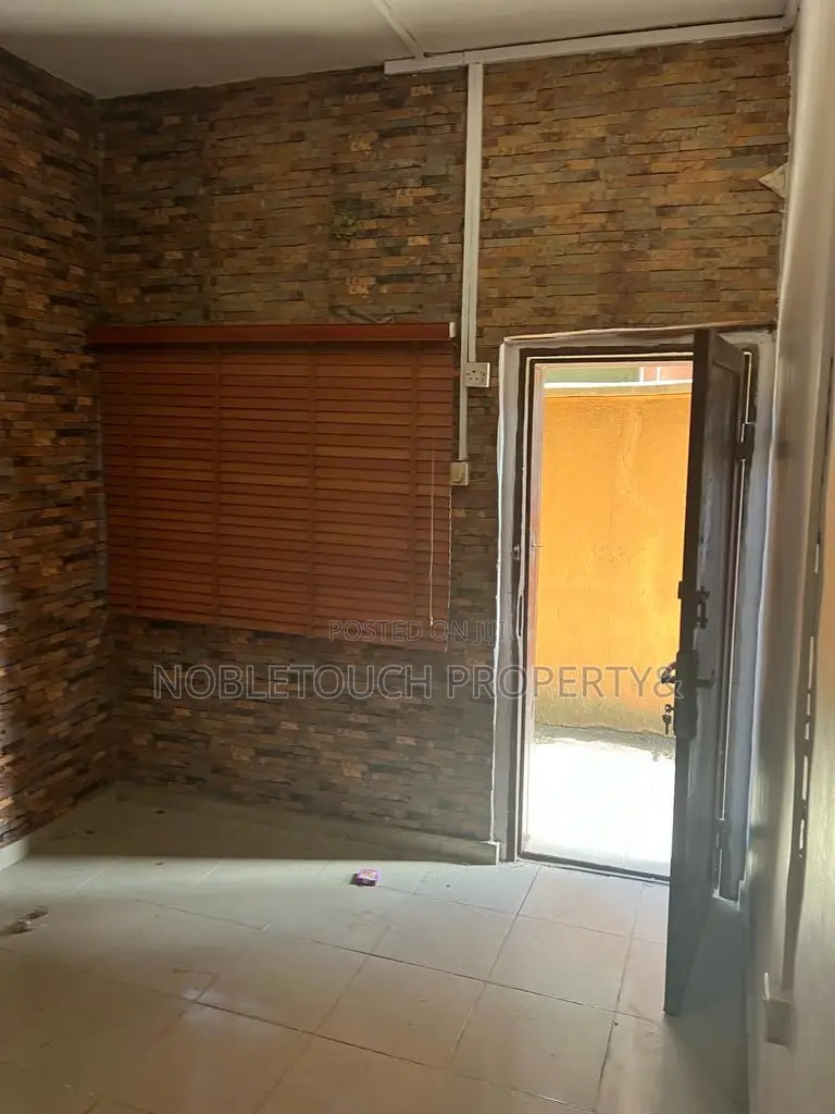 3bdrm Apartment in Abesan Estate Ipaja for sale in Abesan