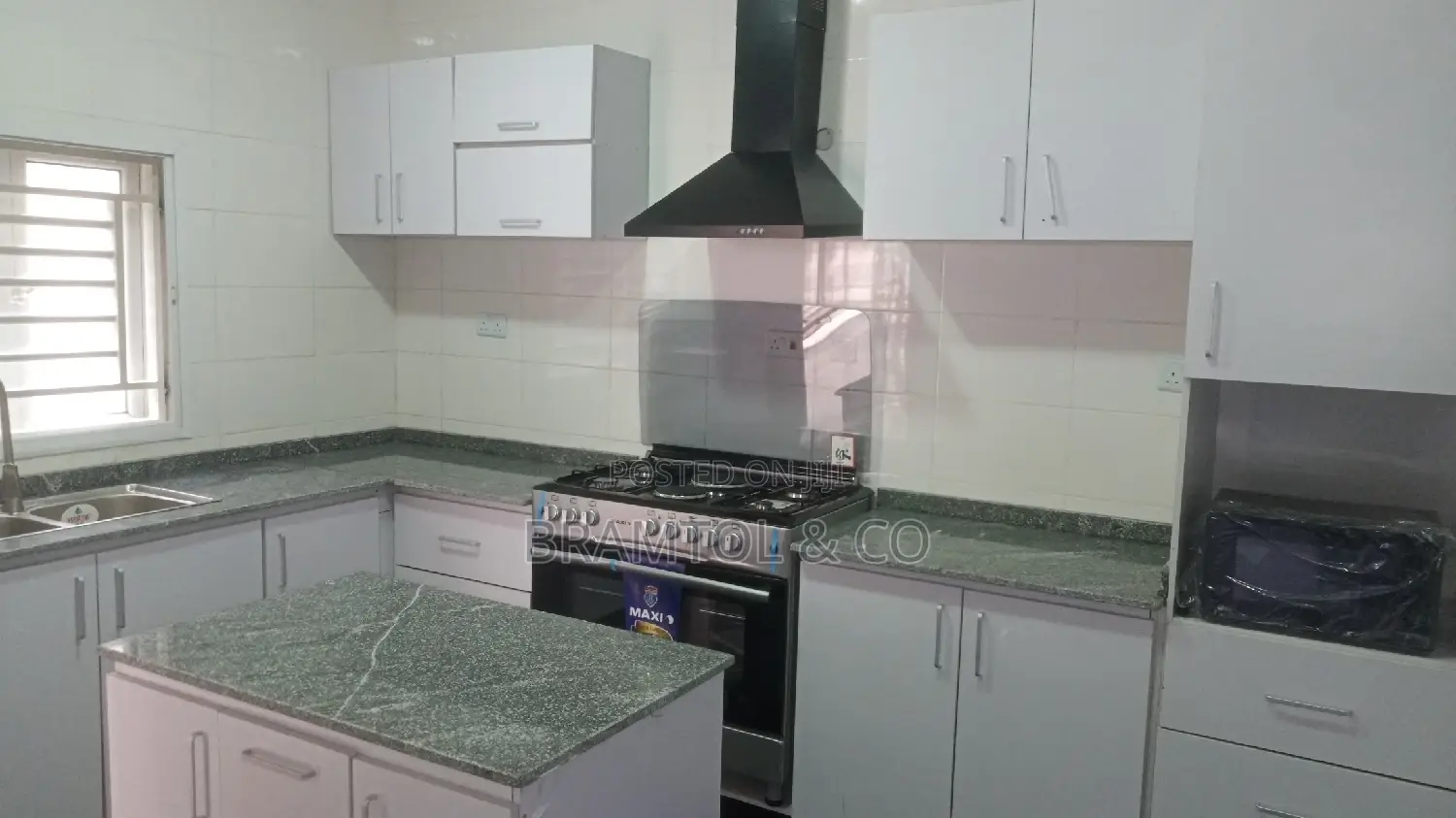 3bdrm Block of Flats in With Bq, Abuja (FCT) for rent in Abuja (FCT)