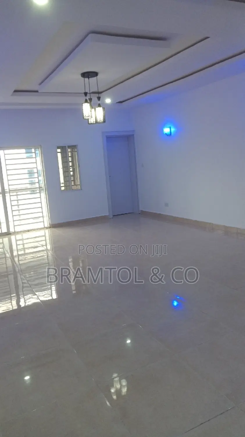 3bdrm Block of Flats in With Bq, Abuja (FCT) for rent in Abuja (FCT)