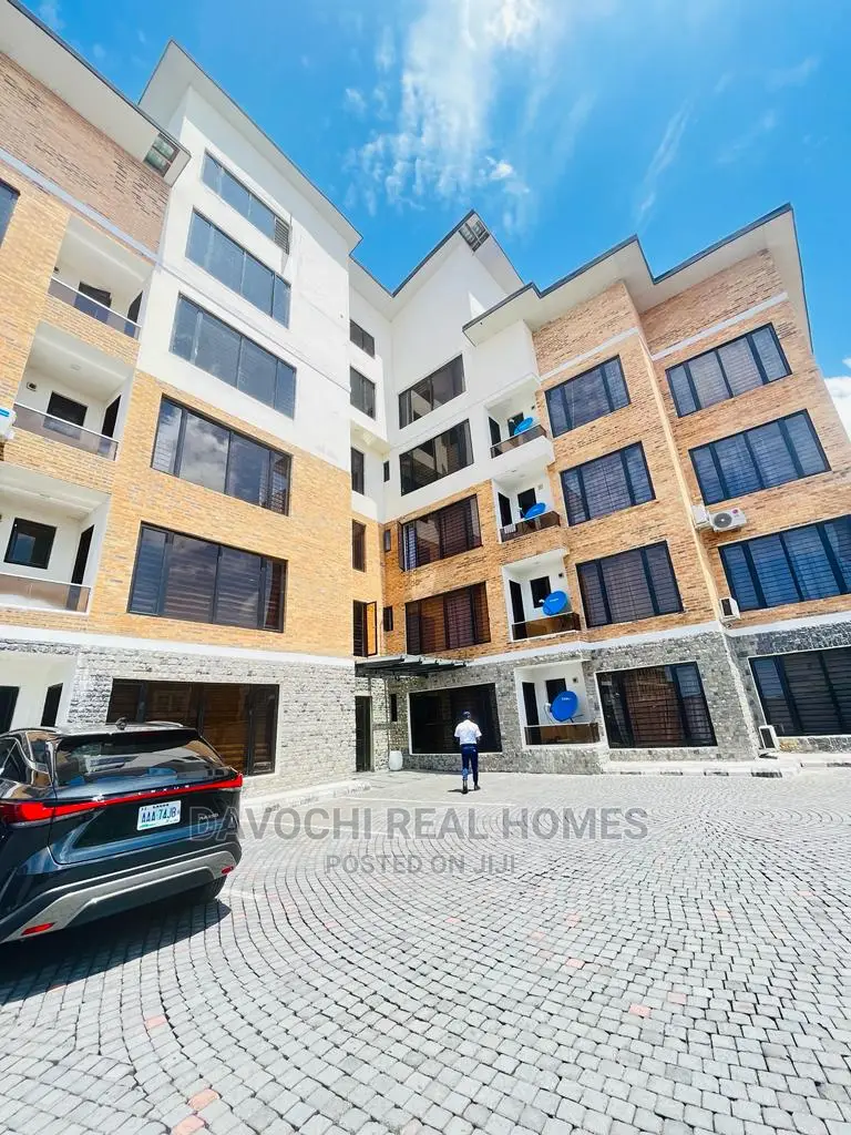 4bdrm Penthouse in Lekki Phase One for rent in Lekki