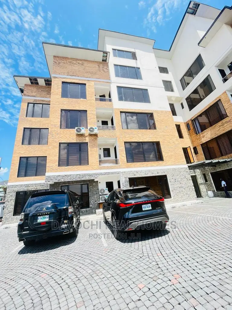 4bdrm Penthouse in Lekki Phase One for rent in Lekki