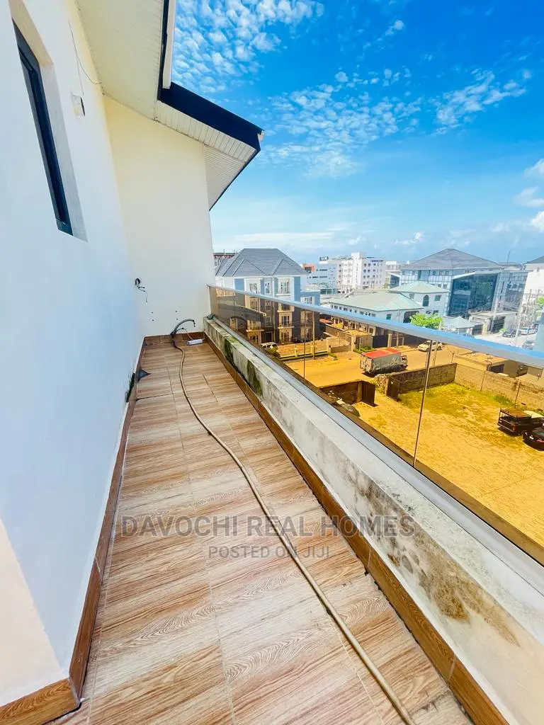 4bdrm Penthouse in Lekki Phase One for rent in Lekki