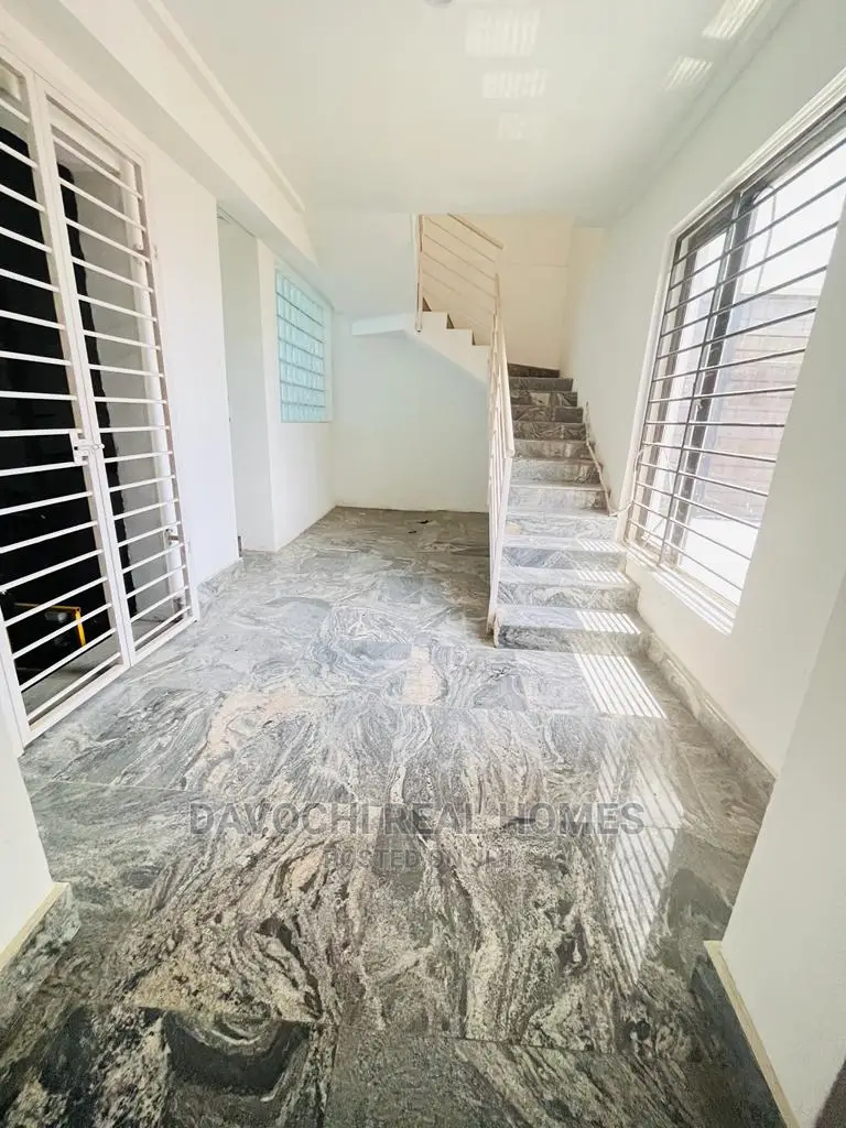 4bdrm Penthouse in Lekki Phase One for rent in Lekki