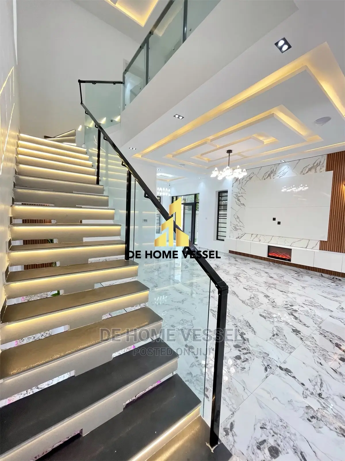 5bdrm Duplex in Chevron for sale in Chevron