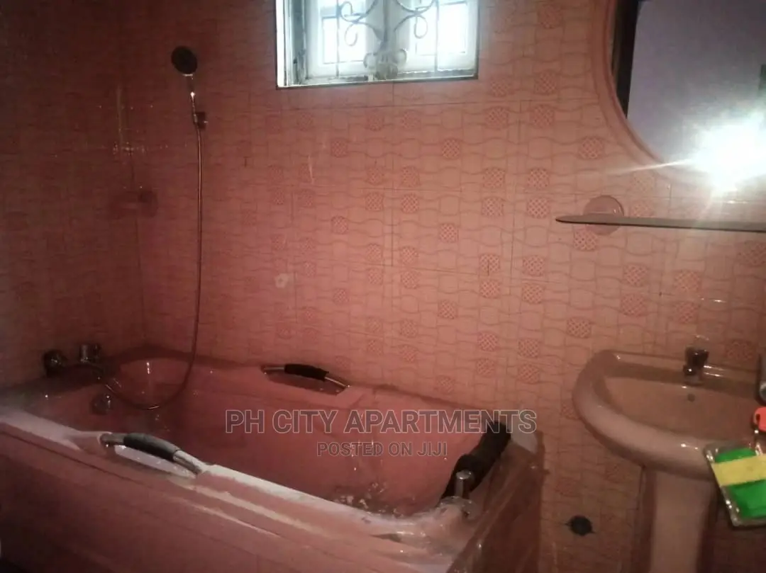 2bdrm Block of Flats in Emerald, Port-Harcourt for rent in Port-Harcourt