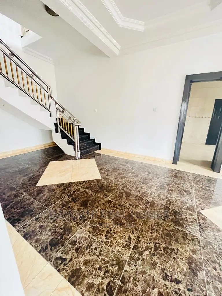 3bdrm Duplex in Lekki Phase One for rent in Lekki