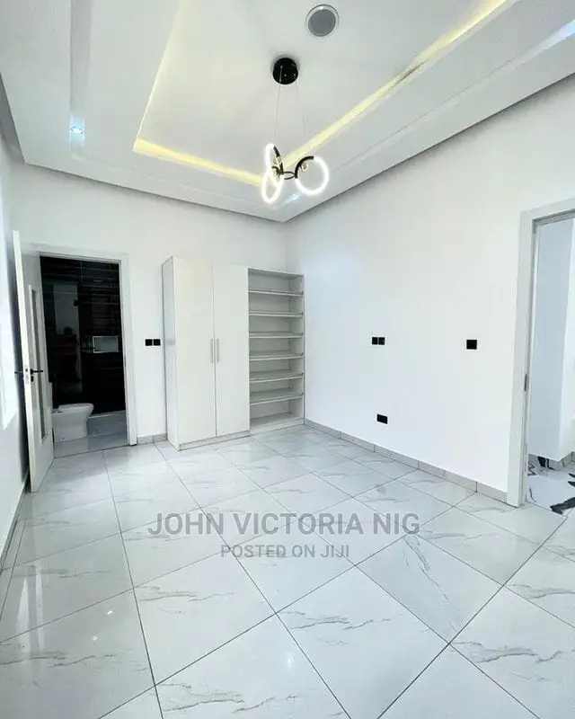 5bdrm Duplex in Ikota, Lekki for sale in Lekki