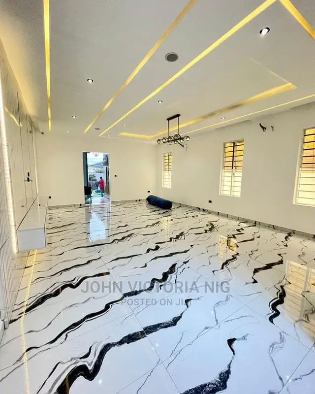 5bdrm Duplex in Ikota, Lekki for sale in Lekki