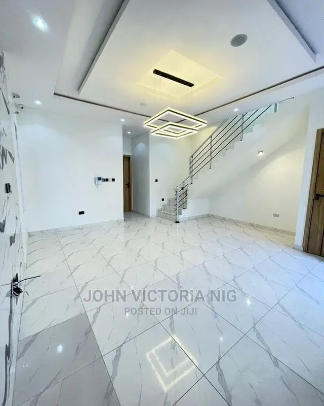 5bdrm Duplex in Ikota, Lekki for sale in Lekki