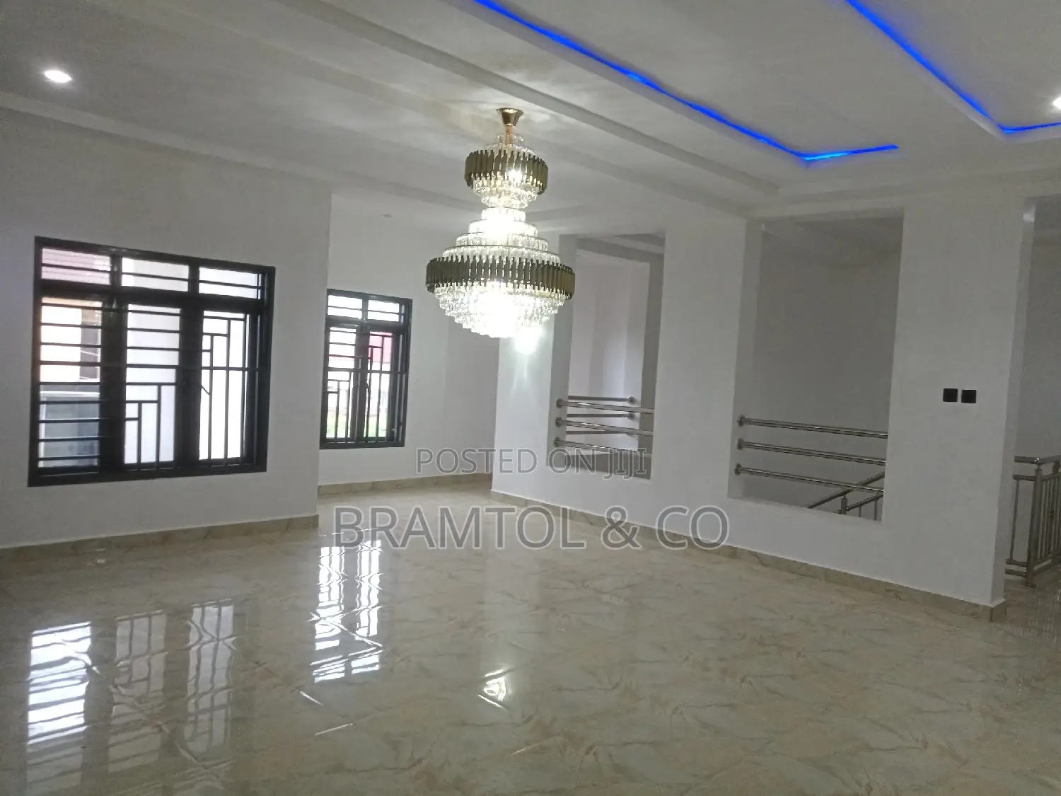5bdrm Duplex in Riverpark Airport Rd, Lugbe District for rent in Lugbe District