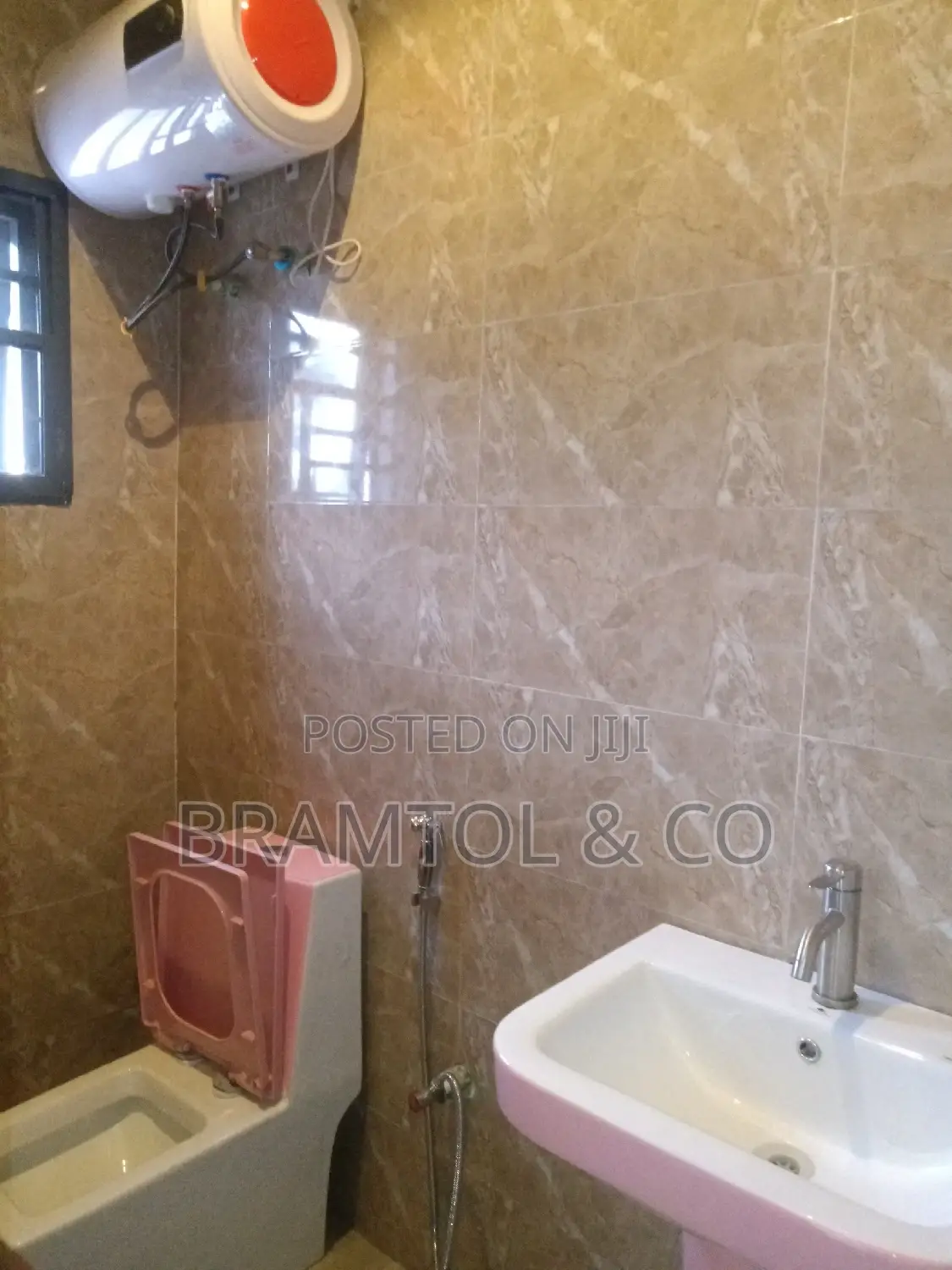 5bdrm Duplex in Riverpark Airport Rd, Lugbe District for rent in Lugbe District