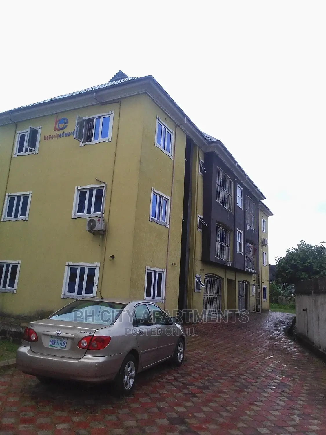 2bdrm Block of Flats in Beverly Edward, Port-Harcourt for rent in Port-Harcourt