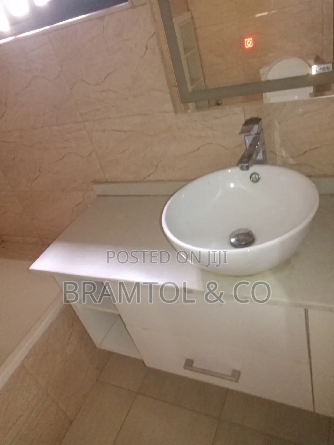 3bdrm Block of Flats in With Bq, Wuse 2 for rent in Wuse 2