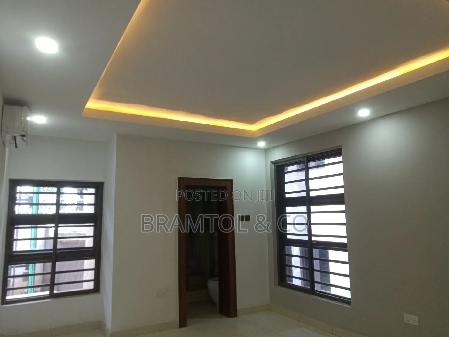 3bdrm Block of Flats in With Bq, Wuse 2 for rent in Wuse 2