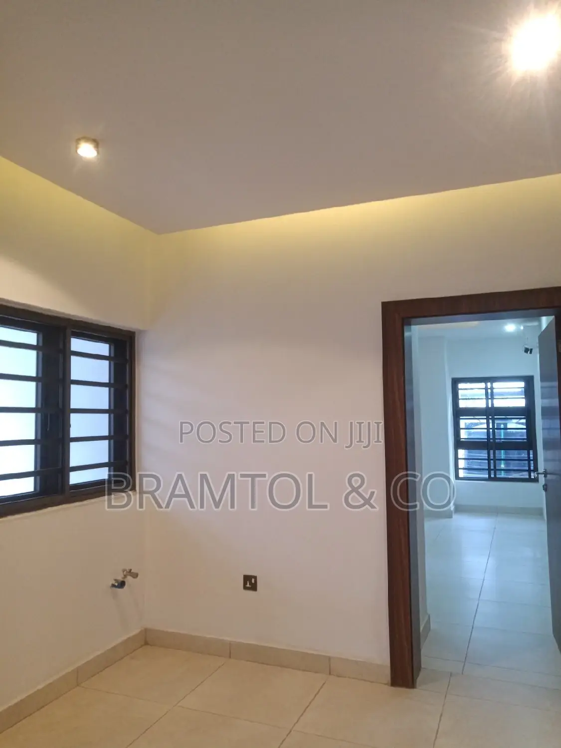 3bdrm Block of Flats in With Bq, Wuse 2 for rent in Wuse 2