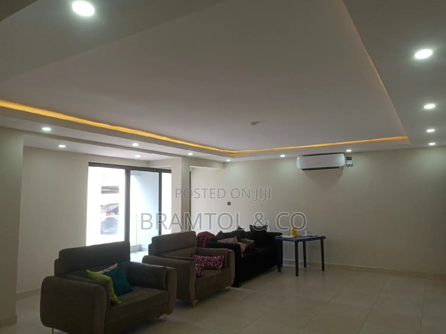 3bdrm Block of Flats in With Bq, Wuse 2 for rent in Wuse 2