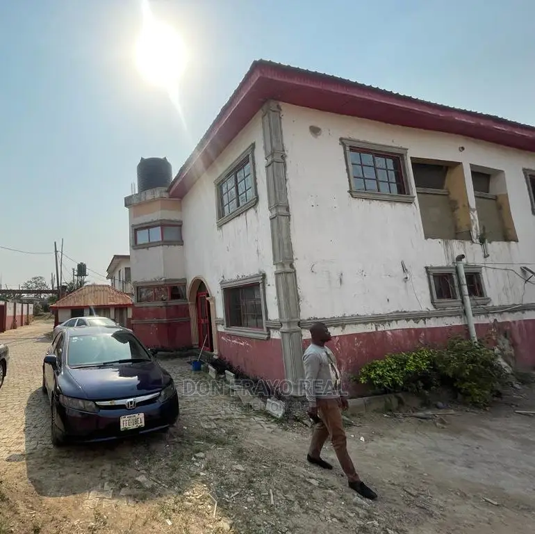 30 Rooms Self Con Building for Sale Near Awòlòwo New Bodija in Bodija