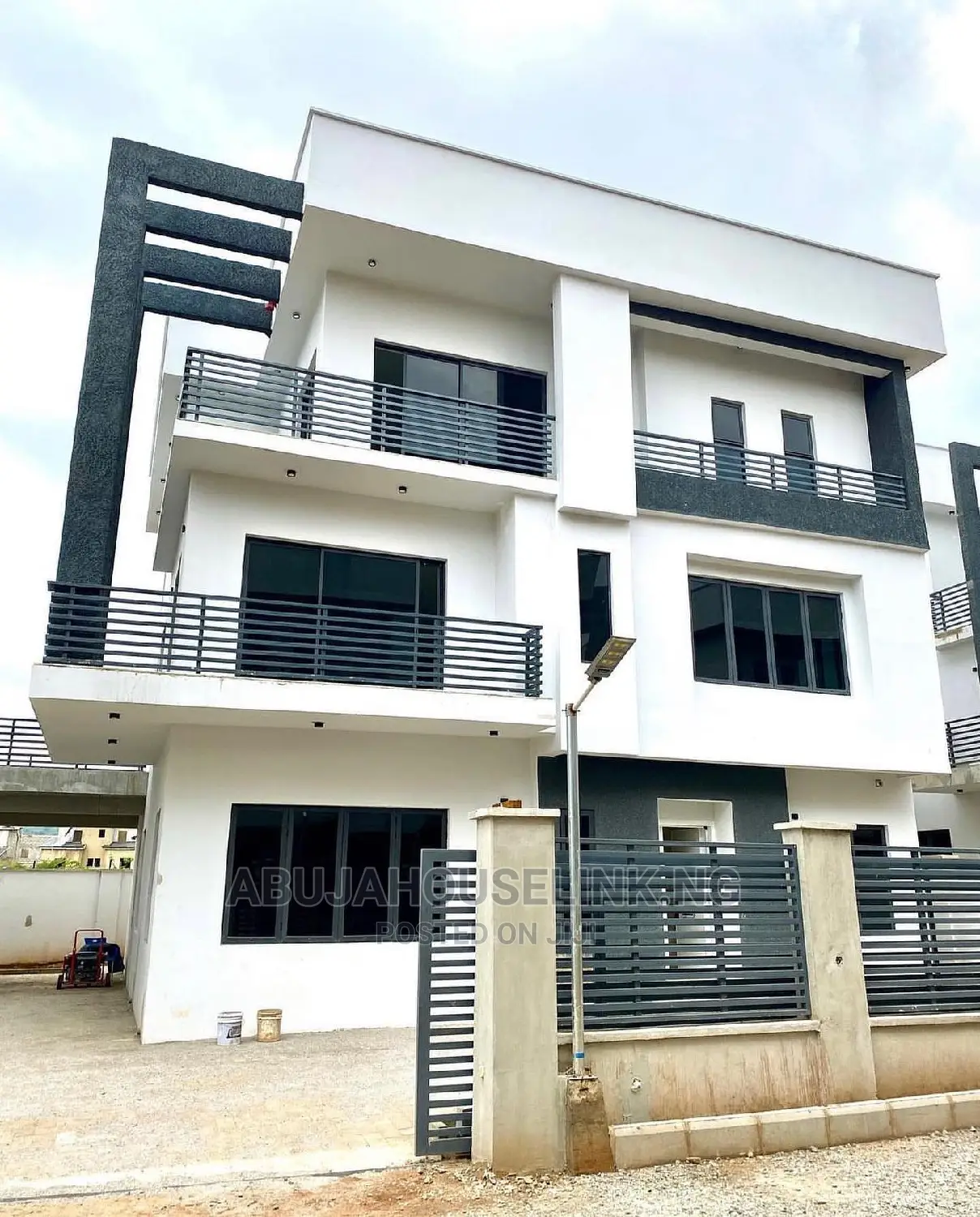 6bdrm Duplex in Katampe Extension for sale in Katampe Extension