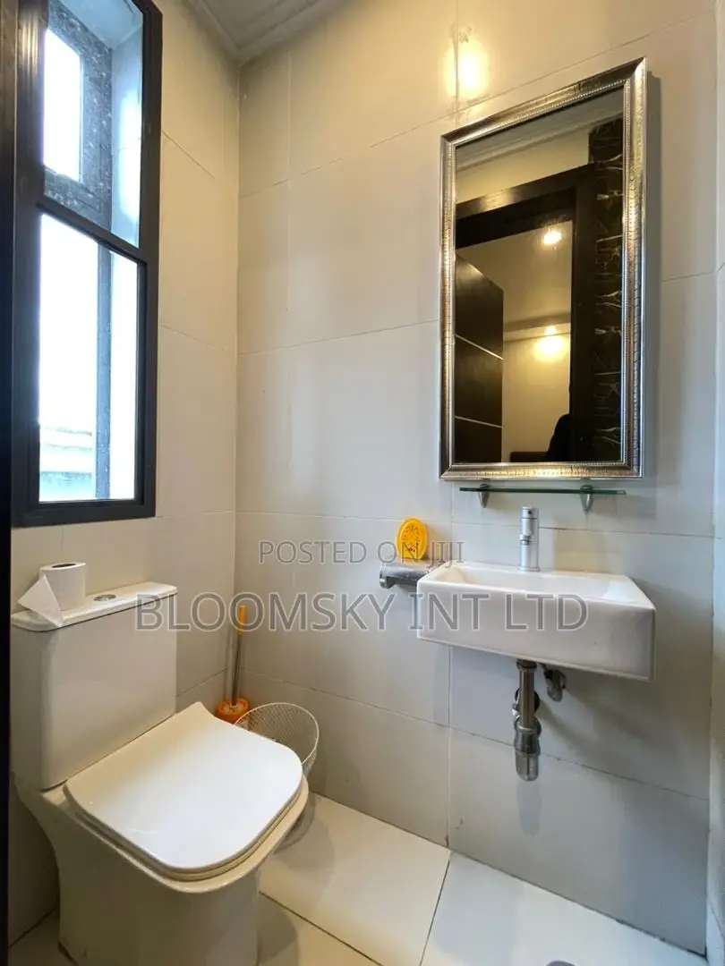 Beautiful 2 Bedroom in Lekki Phase 1 in Lekki