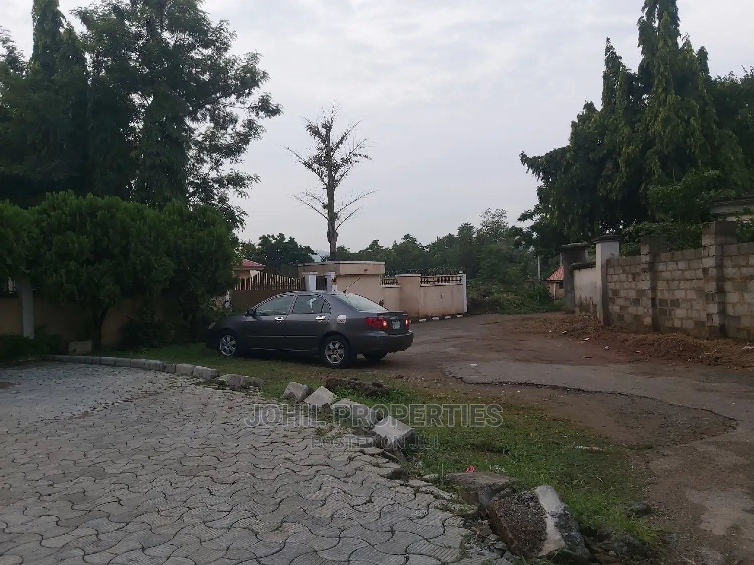 2800sqm Land With a Duplex in One Side of the Land in Maitama