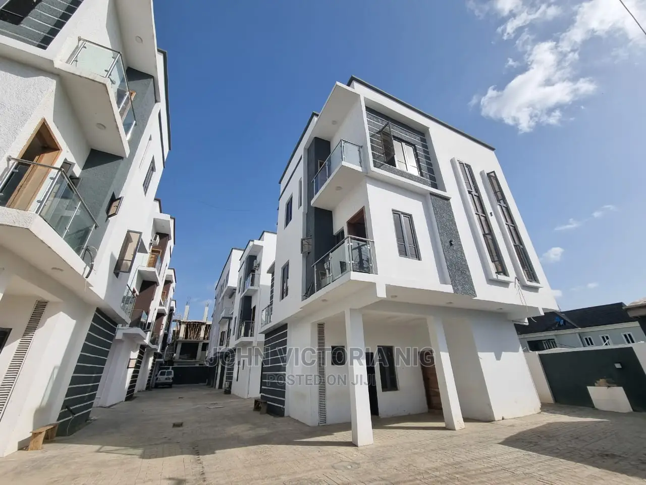 6bdrm Duplex in Gra Ikeja for sale in Ikeja GRA