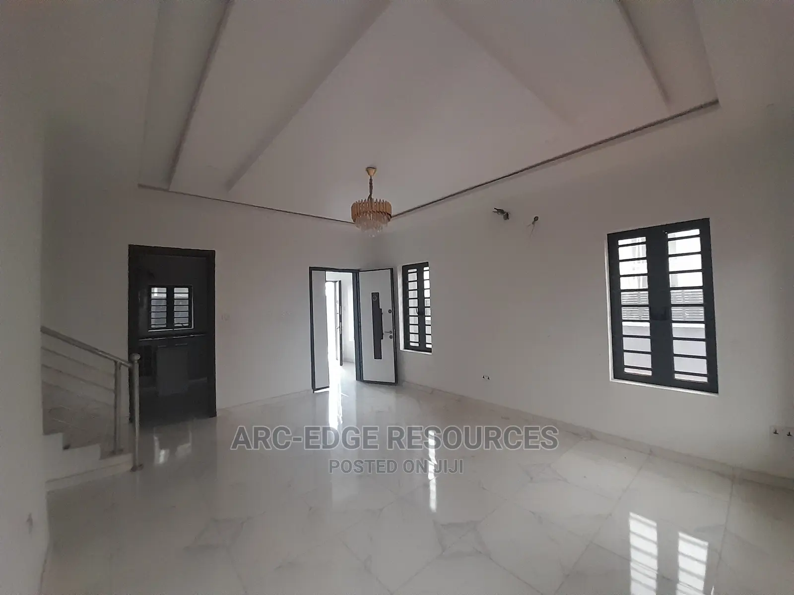 5bdrm Duplex in Ago Palace for sale in Ago Palace