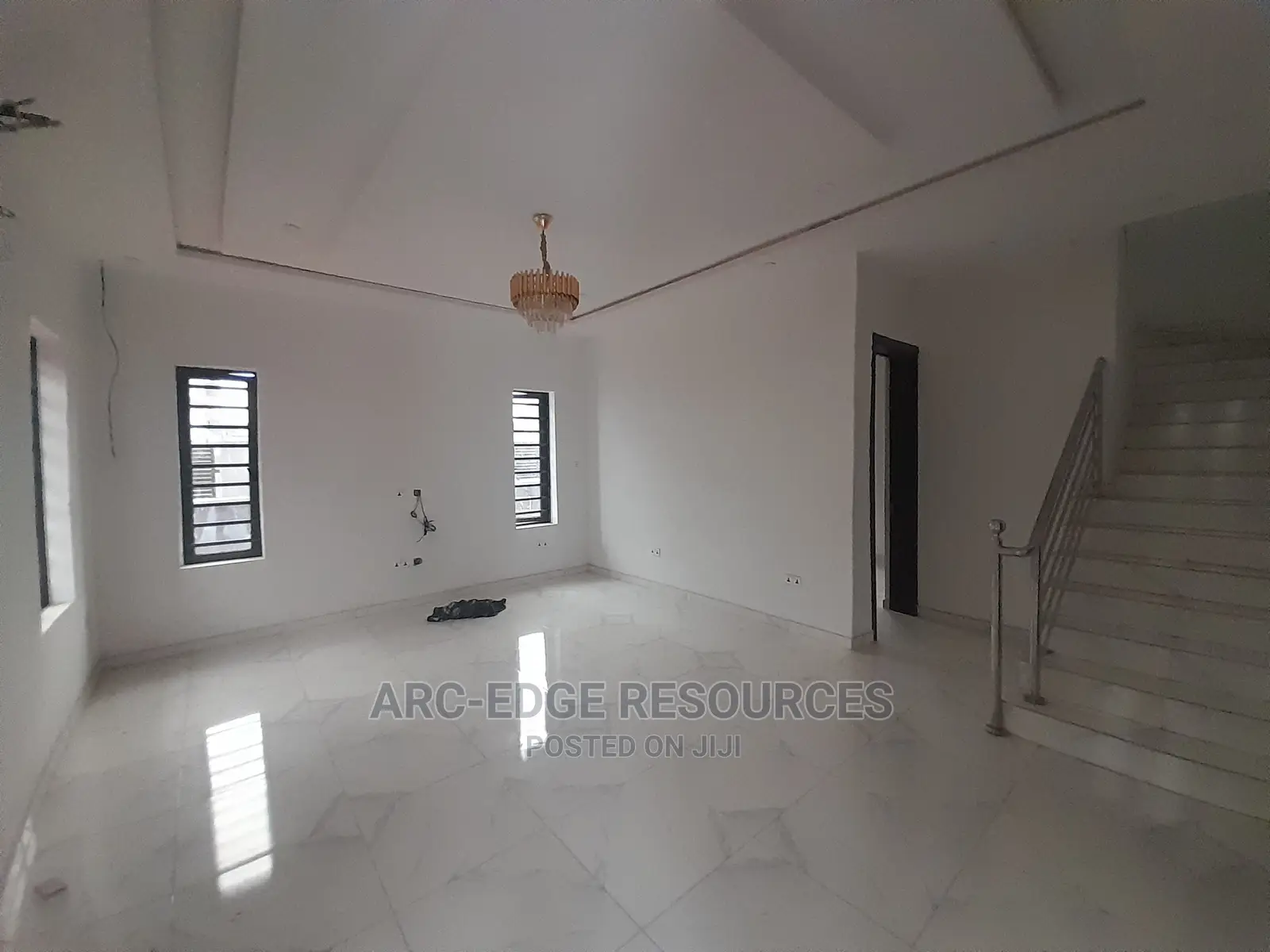 5bdrm Duplex in Ago Palace for sale in Ago Palace