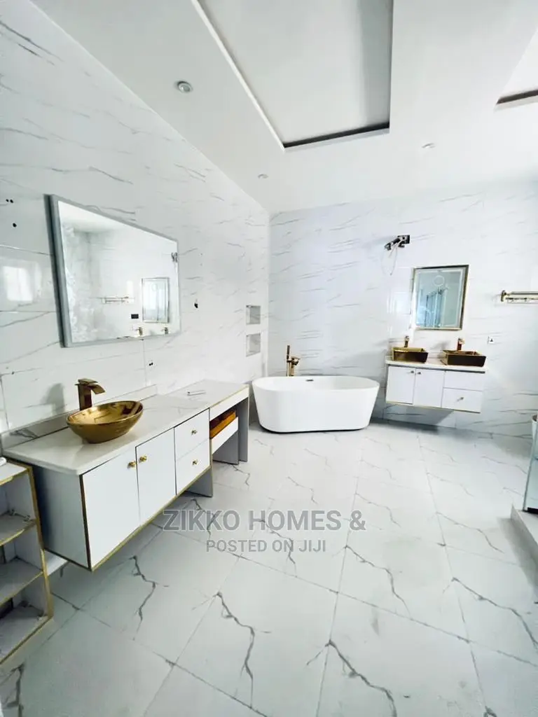 5bdrm Duplex in Osapa London for sale in Osapa london