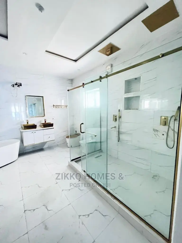 5bdrm Duplex in Osapa London for sale in Osapa london
