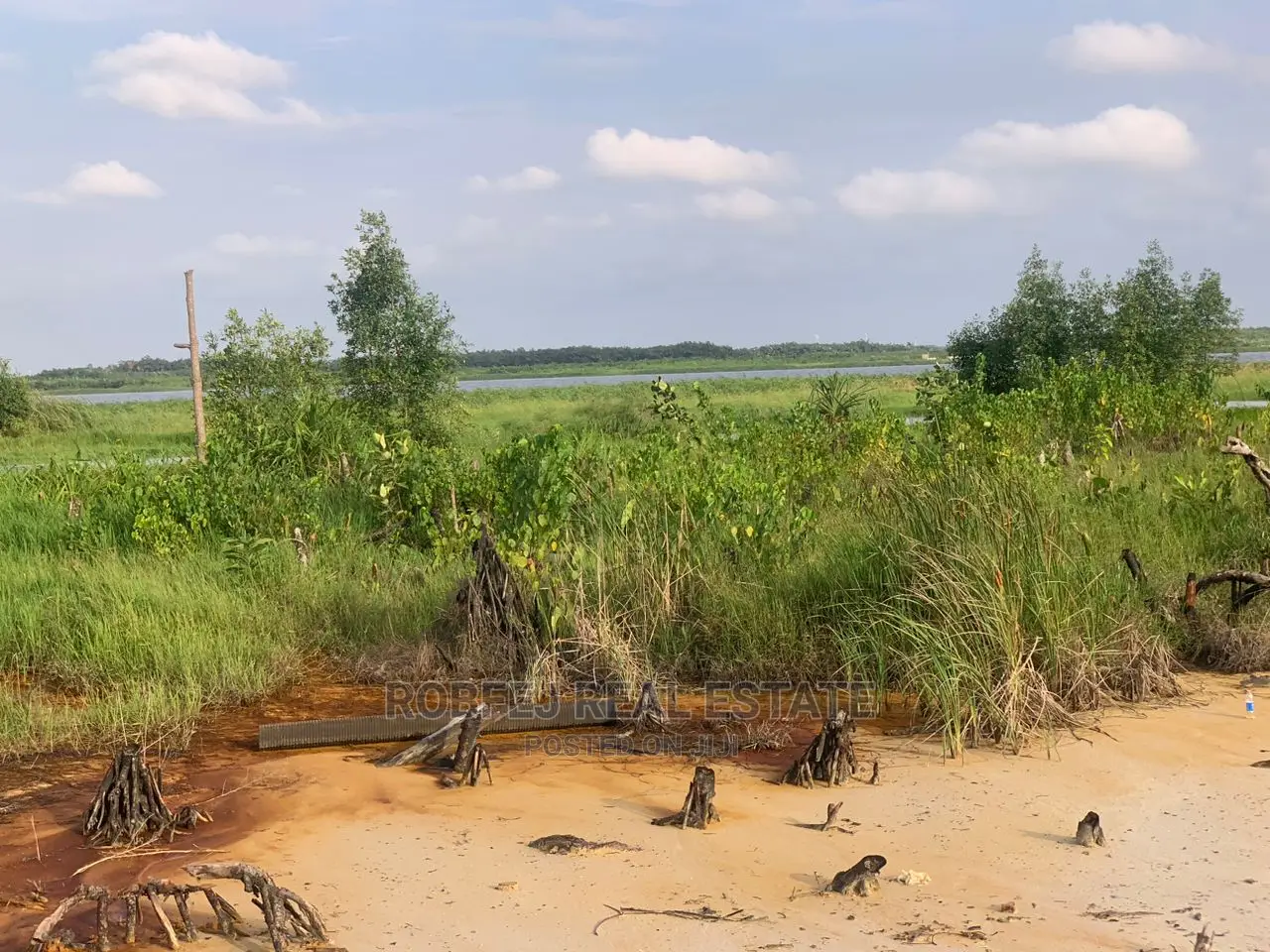 Discover Paradise at Arapagi Lagoon Front in Elerangbe