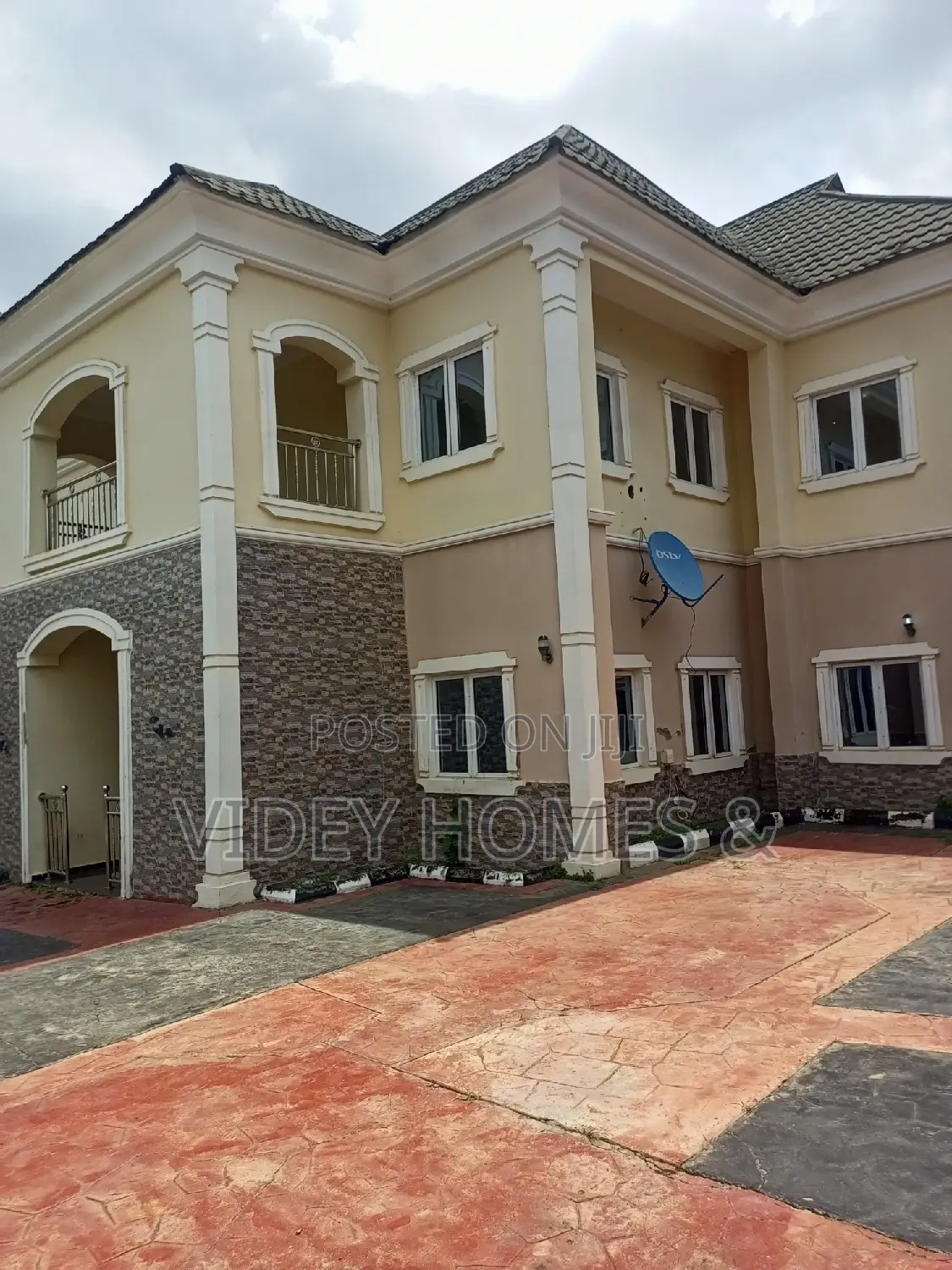 5bdrm Duplex in Vision Court Estate, Apo District for rent in Apo District