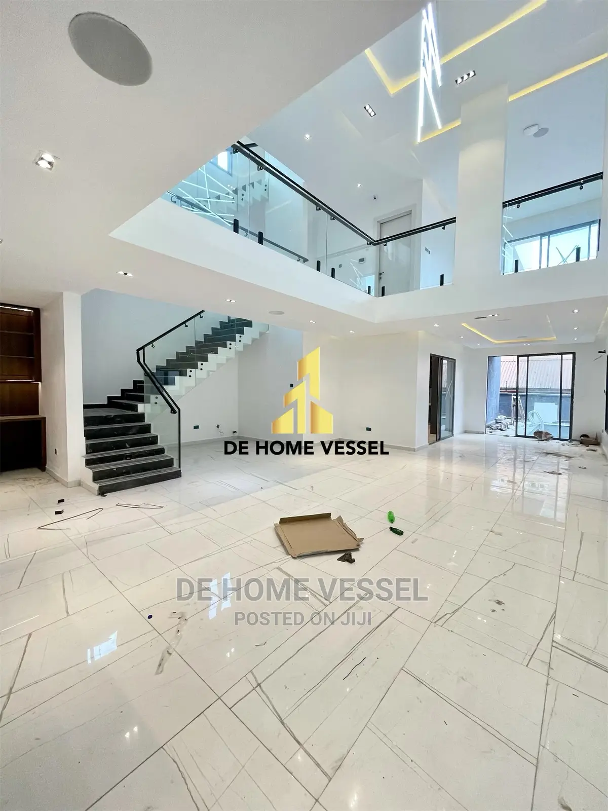 5bdrm Duplex in Lekki Phase 1 for sale in Lekki Phase 1
