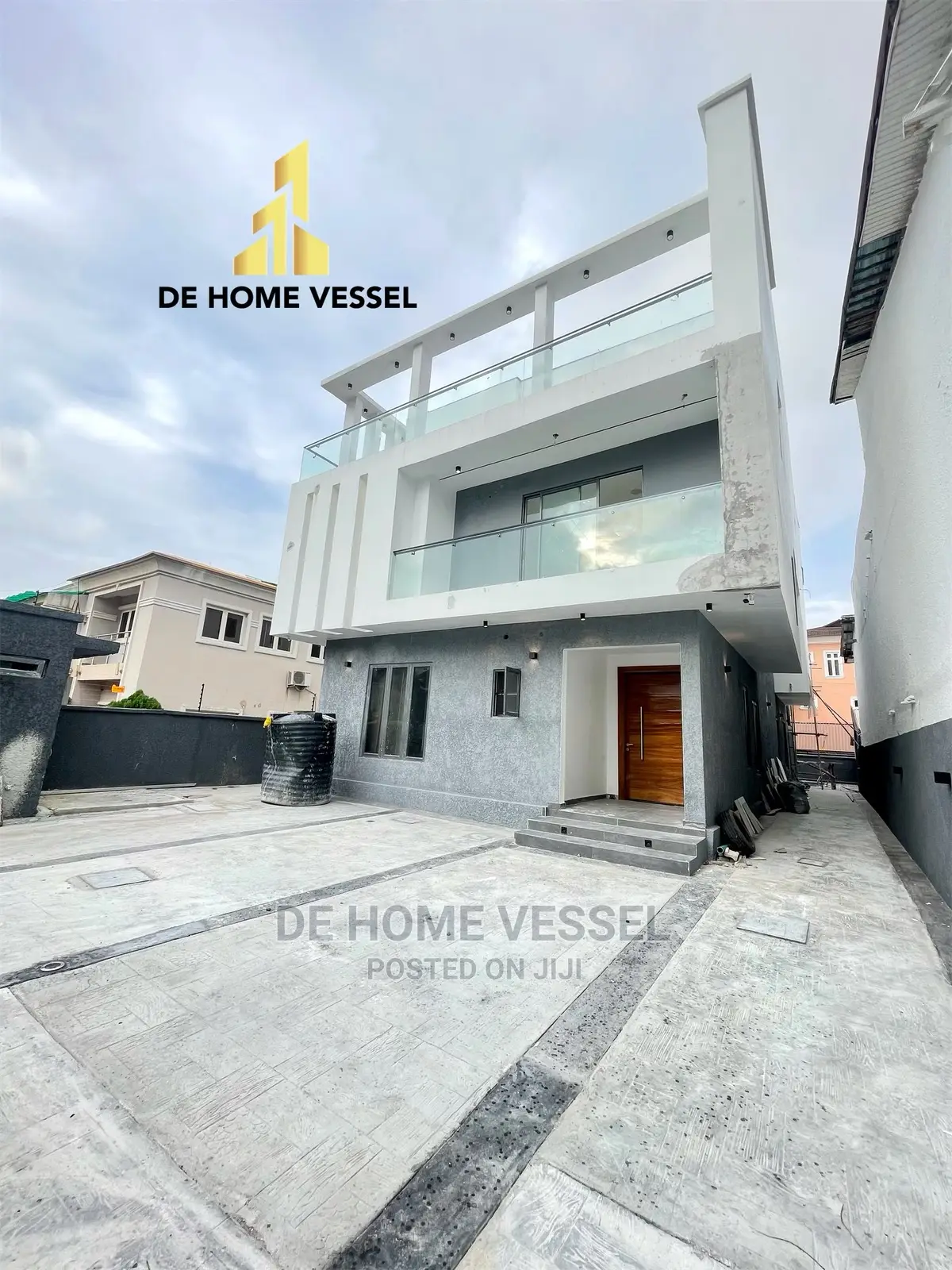 5bdrm Duplex in Lekki Phase 1 for sale in Lekki Phase 1