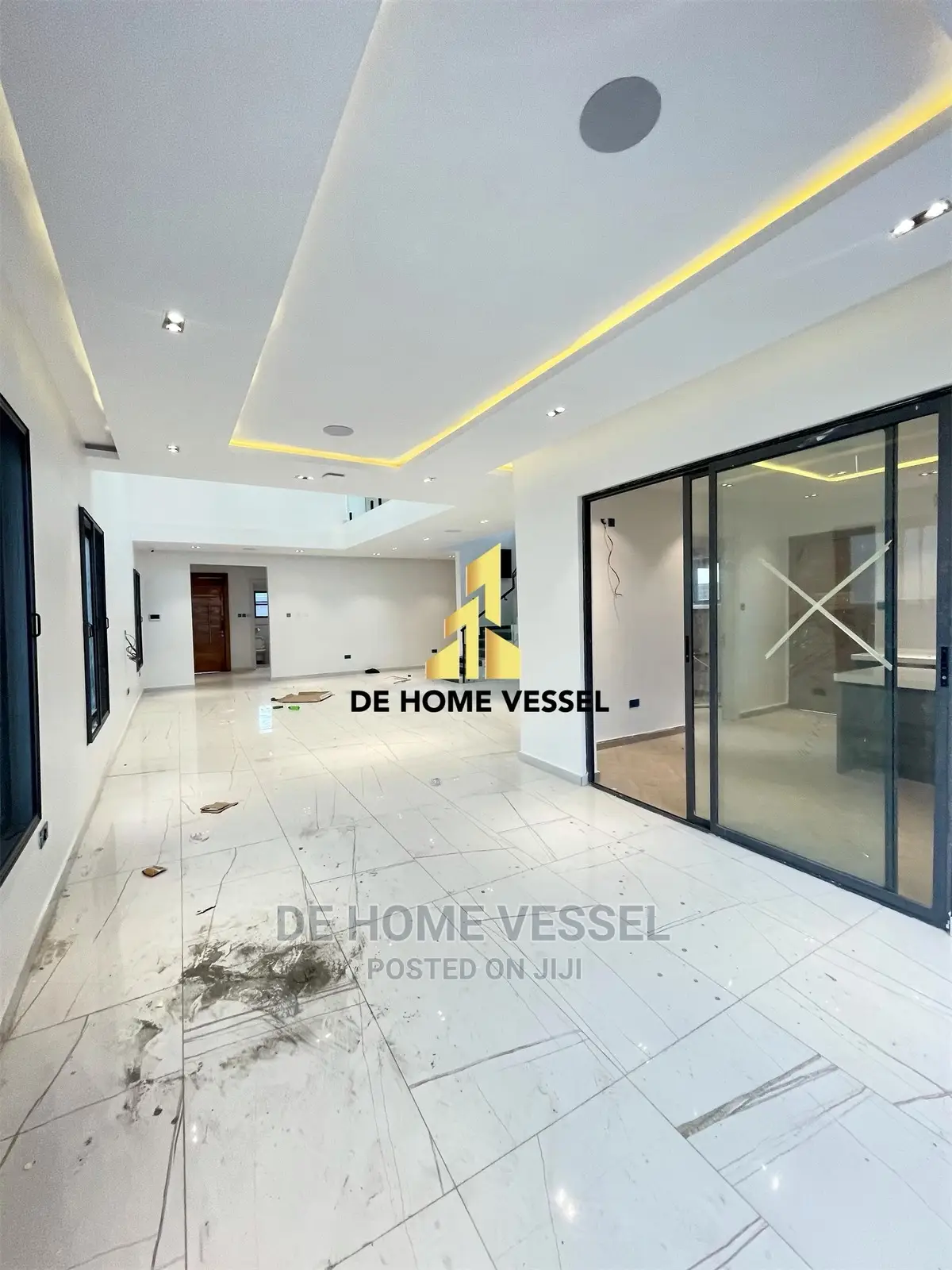 5bdrm Duplex in Lekki Phase 1 for sale in Lekki Phase 1