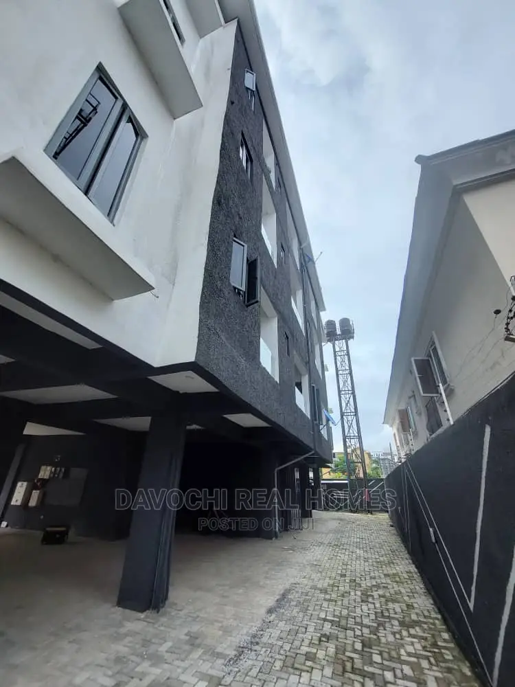 1bdrm Apartment in Jakande, Lekki for rent in Lekki