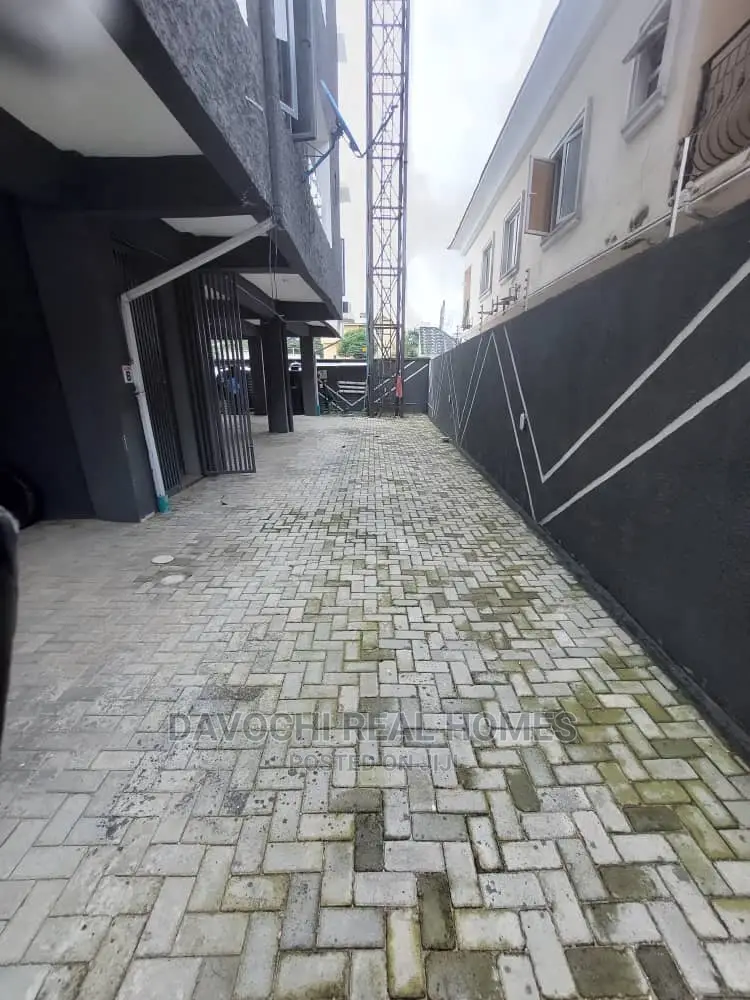 1bdrm Apartment in Jakande, Lekki for rent in Lekki