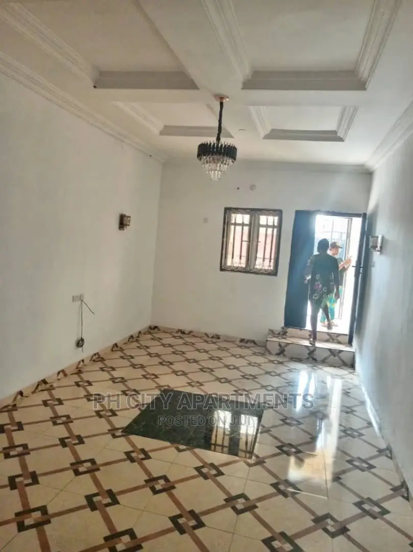 2bdrm Block of Flats in Shell Corporative, Port-Harcourt for rent in Port-Harcourt