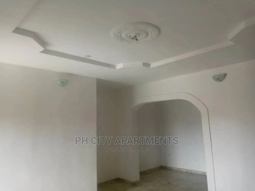 2bdrm Block of Flats in Shell Corporative, Port-Harcourt for rent in Port-Harcourt