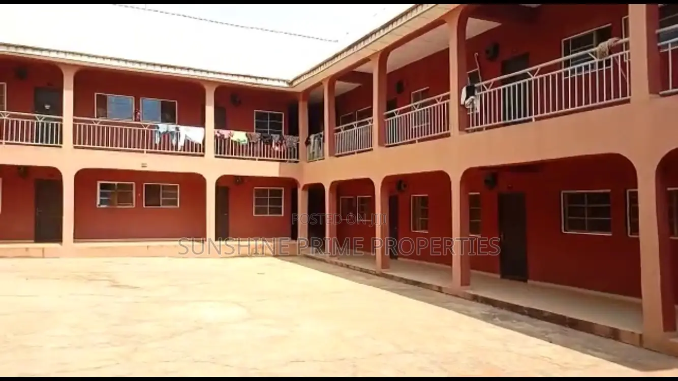 Hostels at Futa North Gate Close to the Tarred Road. in Akure