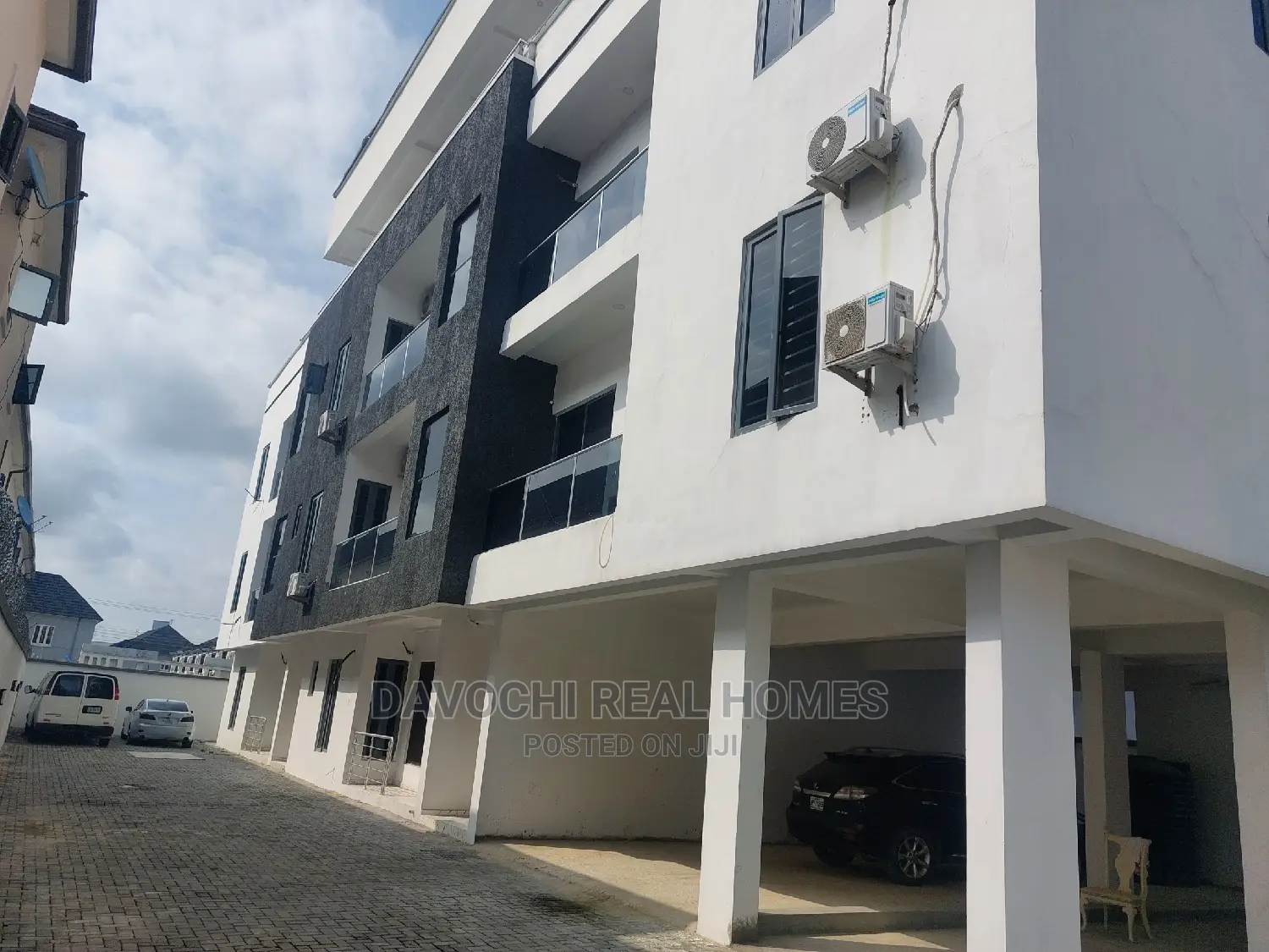 2bdrm Apartment in Chevron Second Toll, Lekki for sale in Lekki