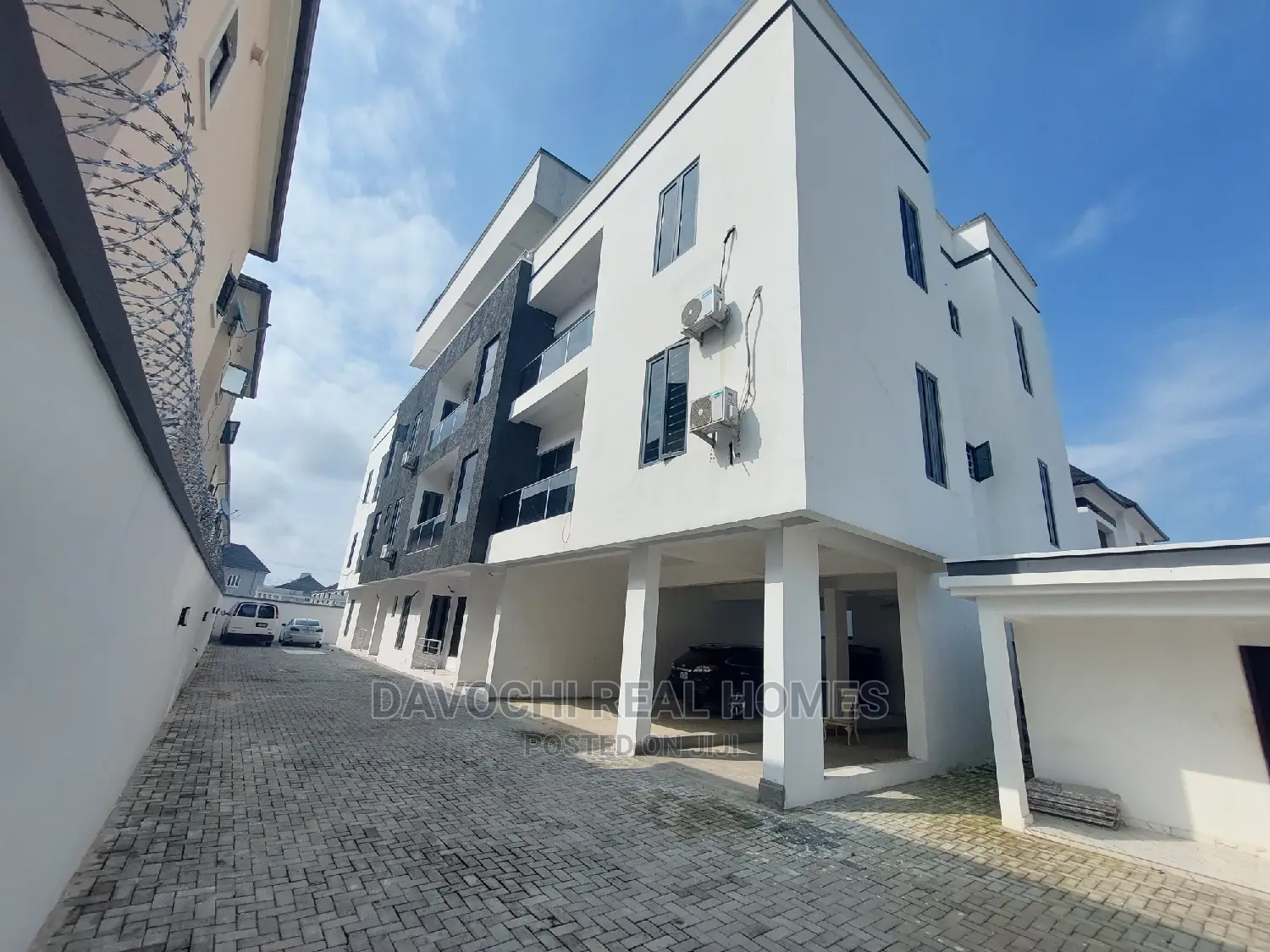 2bdrm Apartment in Chevron Second Toll, Lekki for sale in Lekki