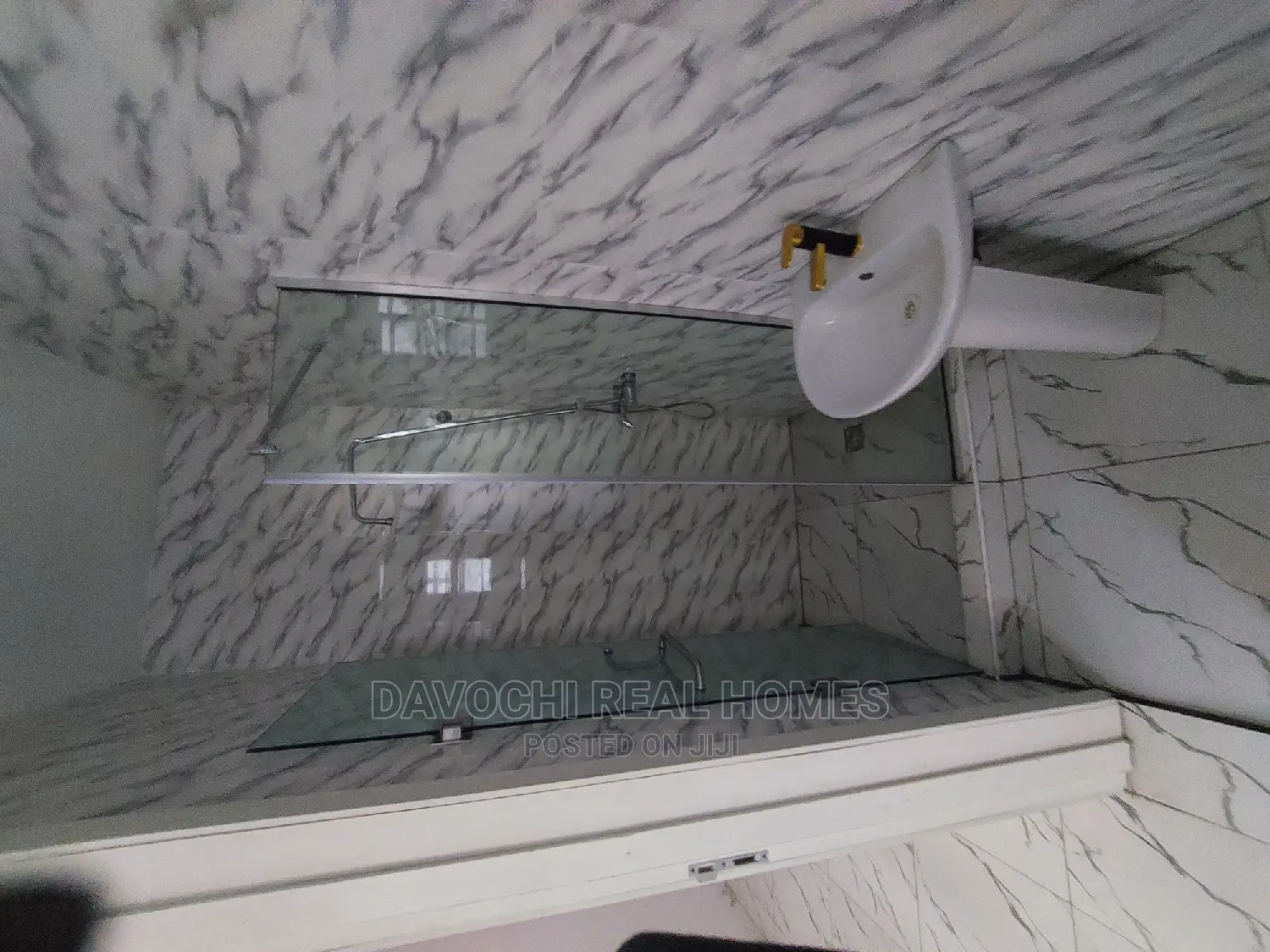 2bdrm Apartment in Chevron Second Toll, Lekki for sale in Lekki