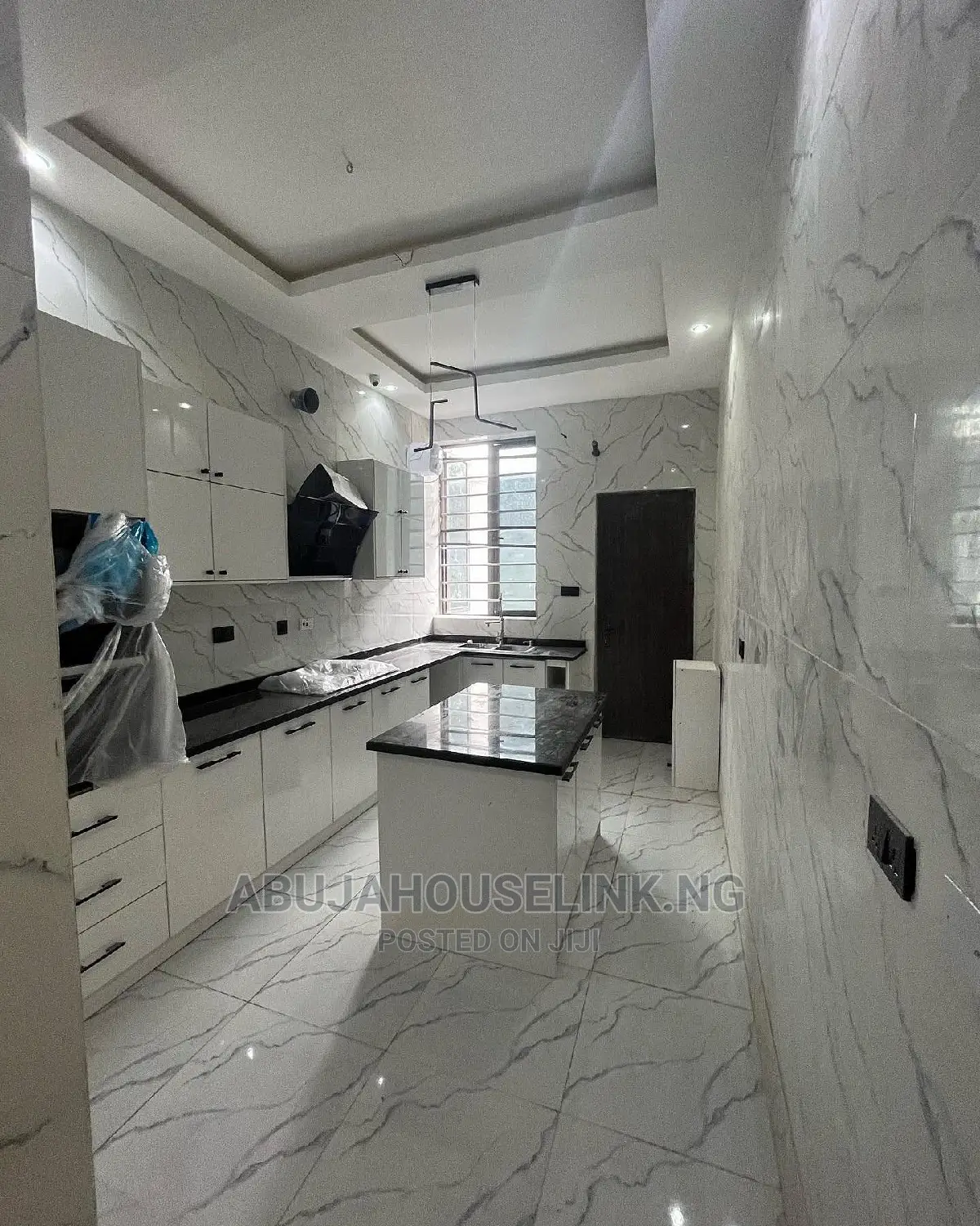 4bdrm Townhouse/Terrace in Asokoro Abuja for Sale in Asokoro