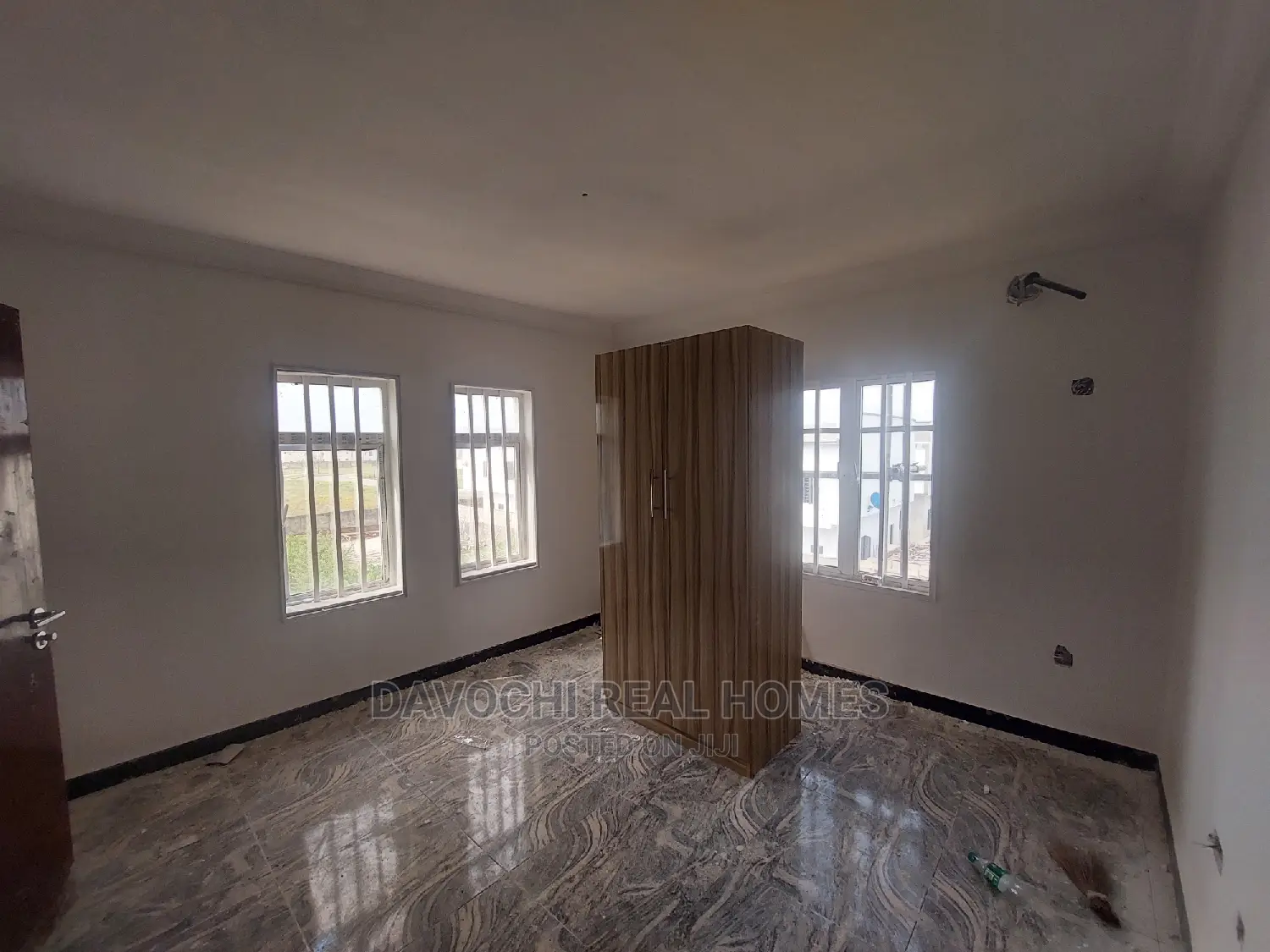 3bdrm Apartment in Orchid Road, Lekki for rent in Lekki
