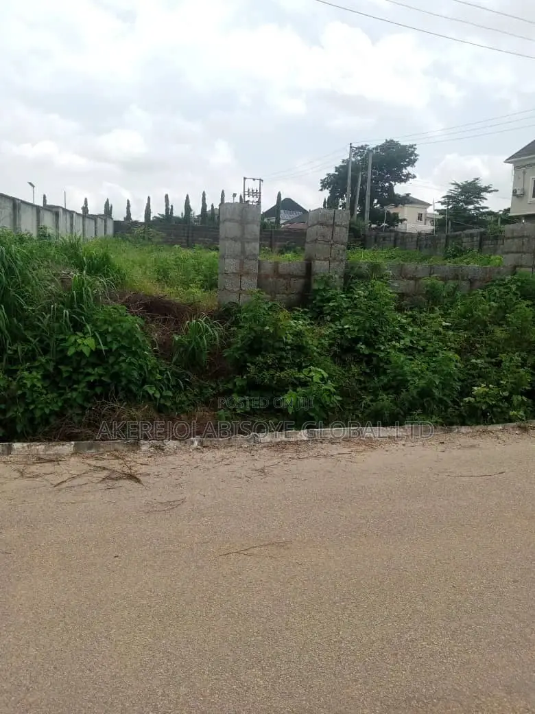 750sqm of Residential Plot in Life Camp